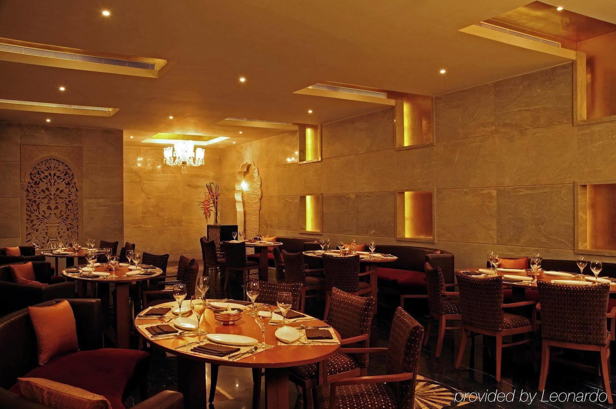 Taj Club House Hotell Chennai Restaurant bilde
